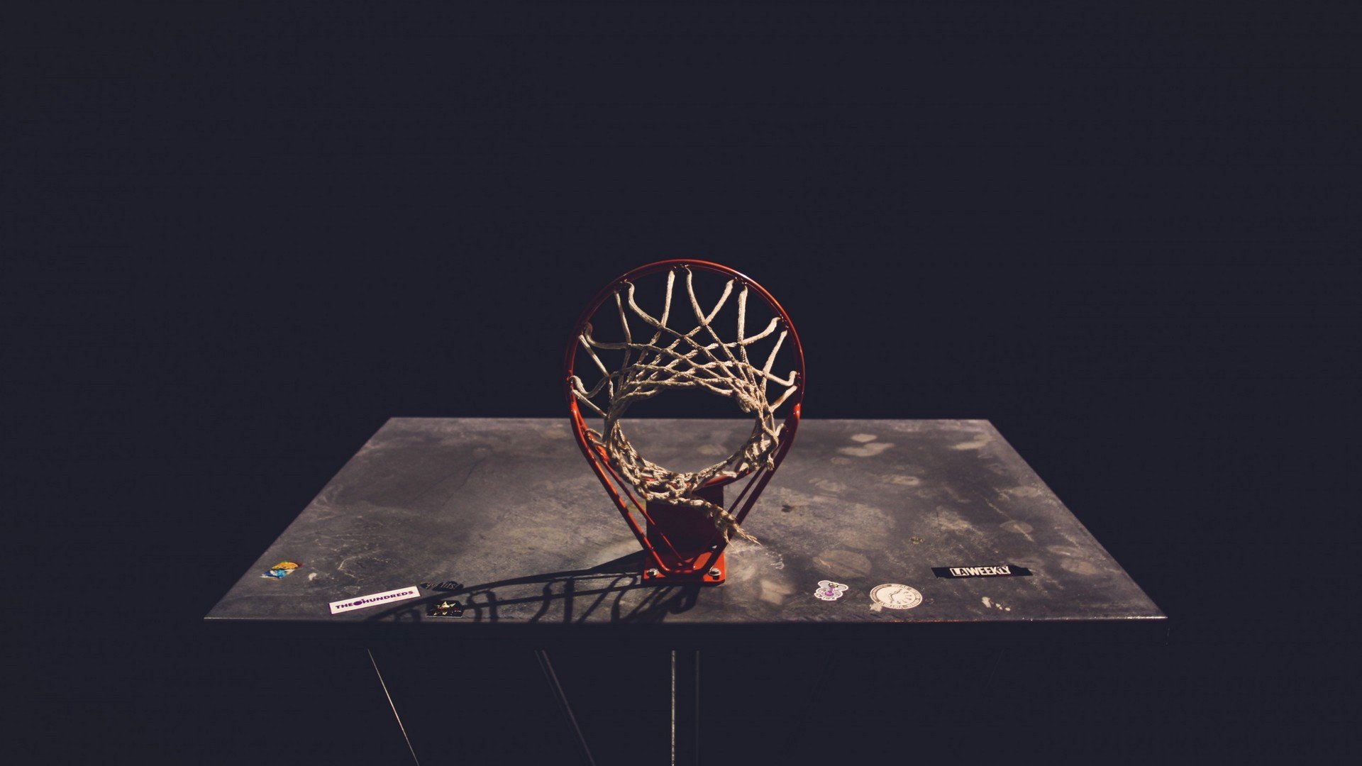 华体会sports-马利克·蒂尔曼在PSV表现出色，赛季结束后引发多家欧洲俱乐部关注。